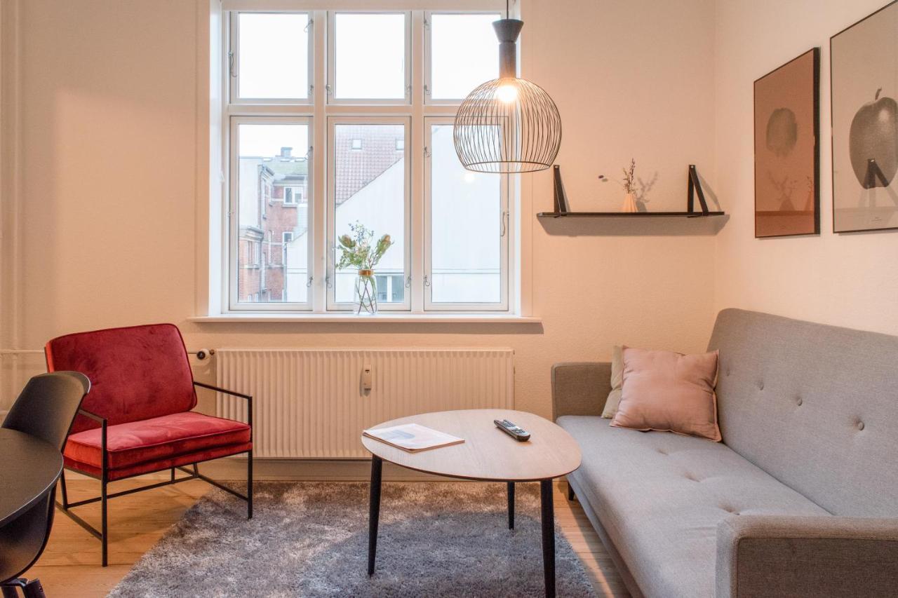 Bright And Spacious In Downtown